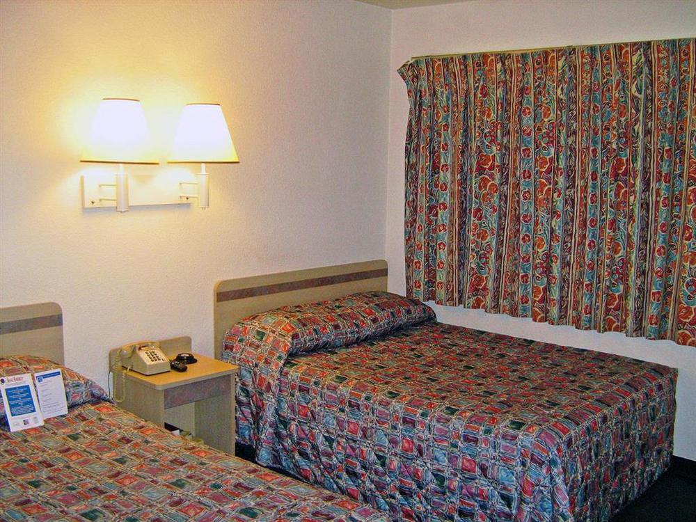 Park Inn By Radisson, Thornton Room photo